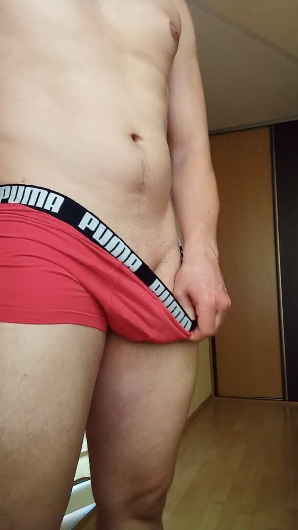 Monkey tree studio: Solo male masturbating. Cumshot. Cum and get it.