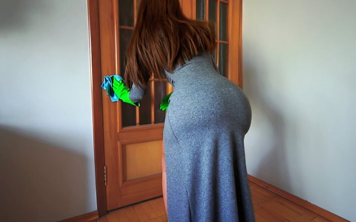 wowlove: Zinde üvey anne temizlik yaparken üvey oğlunu ereksiyonla yakaladı. Ona yardım edecek...