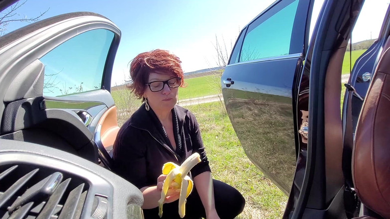 Popp Sylvie: 내 보지를 핑거링하는 걸 좋아해