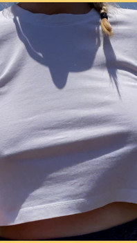 Țâțe Perfecte Fără Sutien În Public