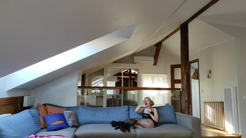 FinDom Goaldigger: Богини очки - трансформация феминизации в обрамлении для клипа сисси Paypig от Findom Goaldigger