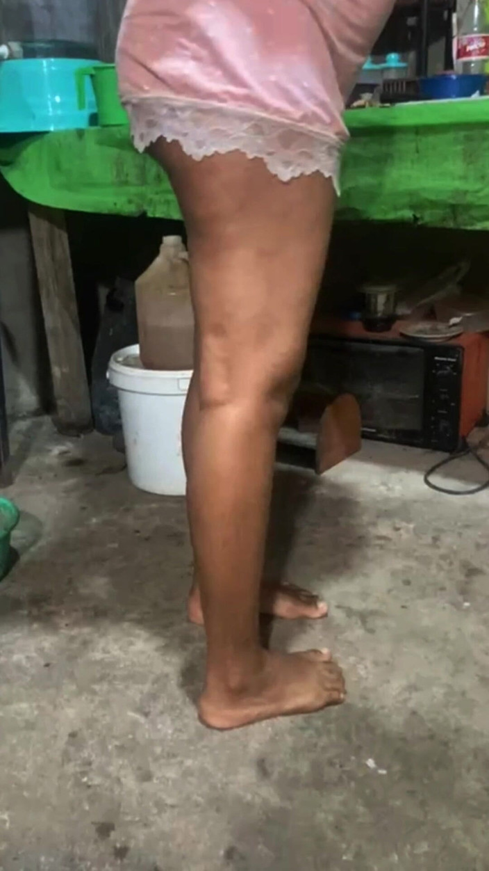 Tiyana: ホットワイフ 露出