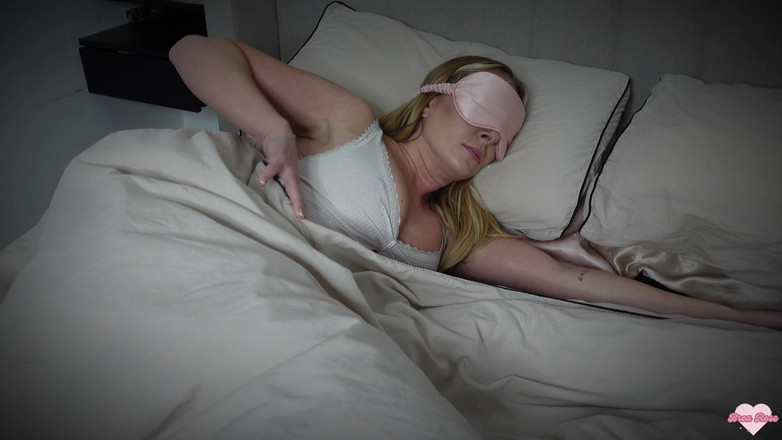 Brea Rose: Nevlastní syn záludně šuká nevlastní matku