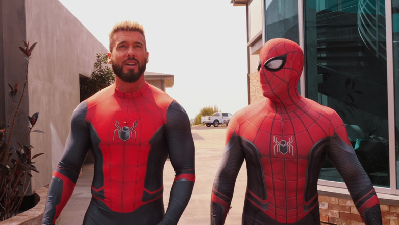 Alfiecinematic: Due spiderman vs. gatto mandi tatuata