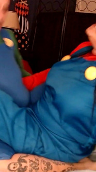 Lesbisch cosplay Mario en Luigi Scharen