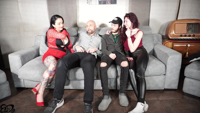 ElivaLove: Educação sexual com lendas pornô Mary Rider - Capitão Eric (diálogo italiano)