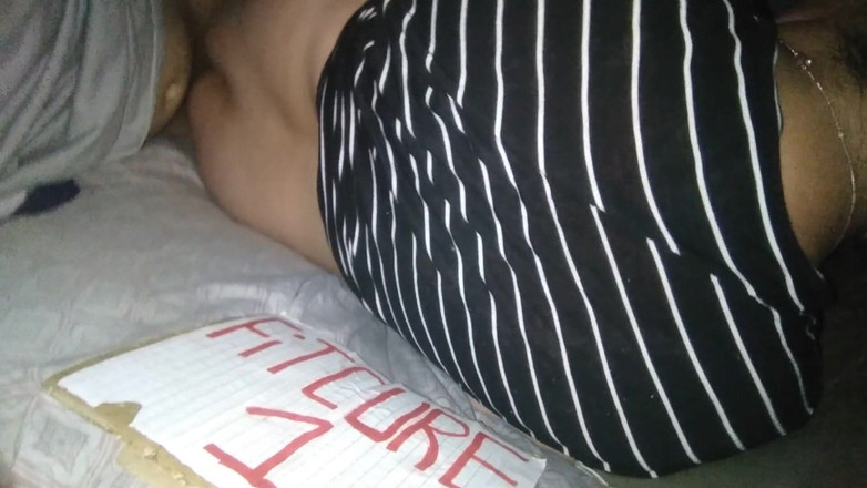 Fitcure1: Opzij neuken in de kamer van mijn oom