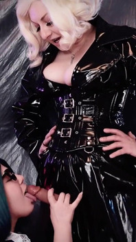 Vidéo gratuite : baise lesbienne avec gode ceinture - la sexy Arya Grander et sa fille soumise sexy et pulpeuse