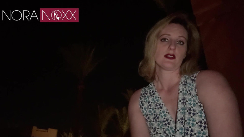 Nora Noxx: Noriny otrokyně úkol pro vás, patetický hmyz: sněz sušenku
