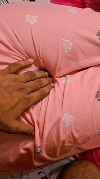 Desi masáž se promění ve skutečný sténající sex!
