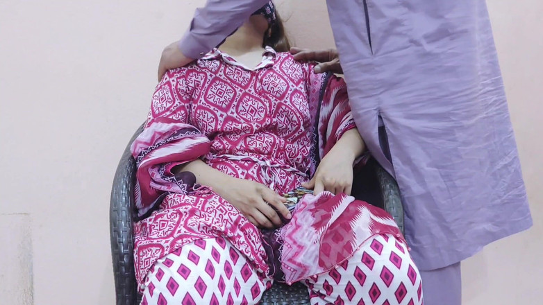 Faryal: Падчерка робить мінет вітчиому – чисте аудіо на хінді