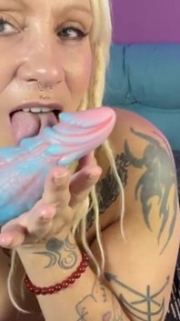 Chubby Jerman MILF Dildo Fuck