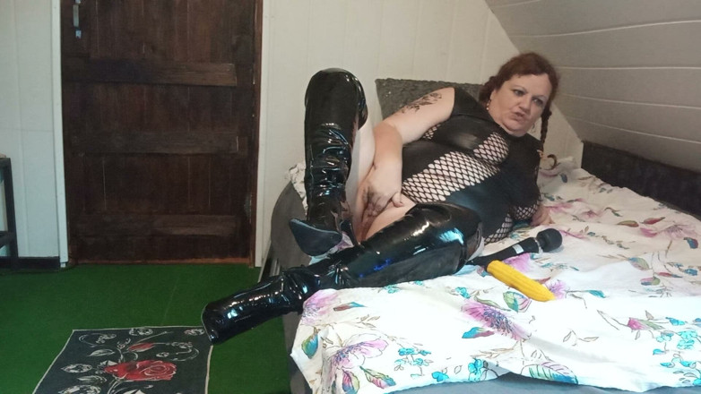 tammara big: Today I'm Your Boot Mistress