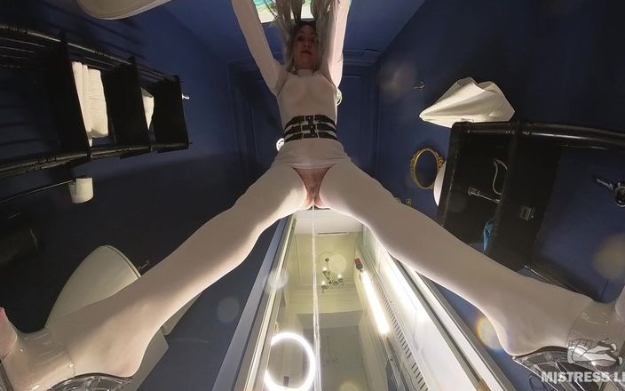 Mistress Legs: Ты стала туалетом для госпожи в белых чулках и на высоких каблуках