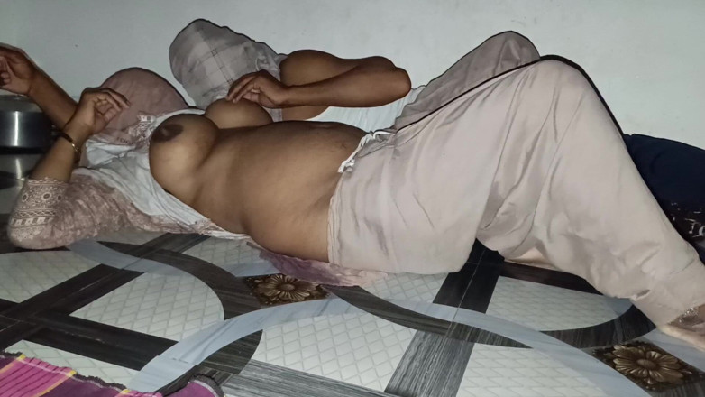 Bhabhi UP: Casal indiano