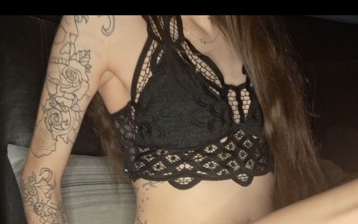 PocahontasBeauty: 장난감을 가지고 있는 느린 문신 네이티브