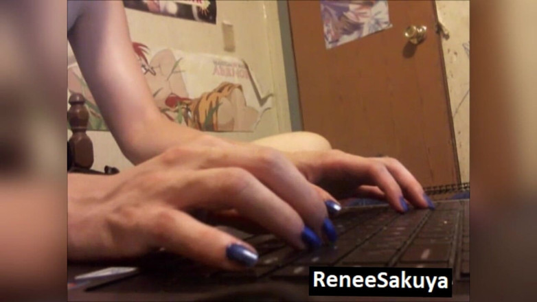 Renee Sakuya: 彼女のコンピュータで入力しているあなたを無視する