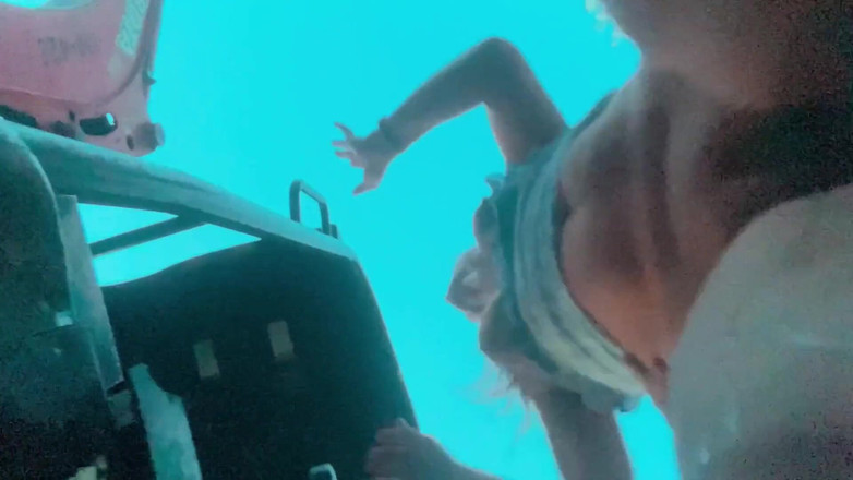 Farmers Wifey: La esposa del granjero intensamente fertilizada semen y mear dentro...