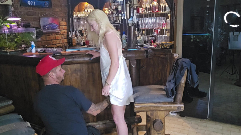 Sparowdox: Dela min 18 -åriga flickvän cuckold