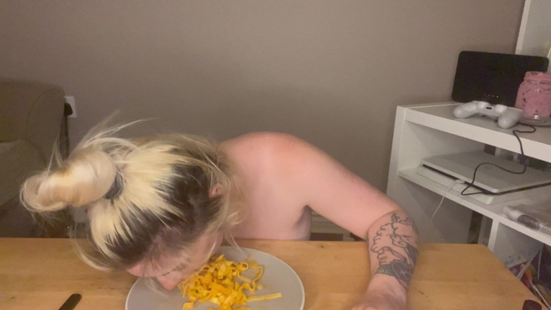 EeveeXo: Грязная паста без рук в mukbang