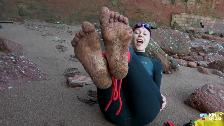 UKCuteGirl Lucy Lauren: Wetsuit, Waves and Kink: a Swimmer’s Unexpected Bondage Adventure