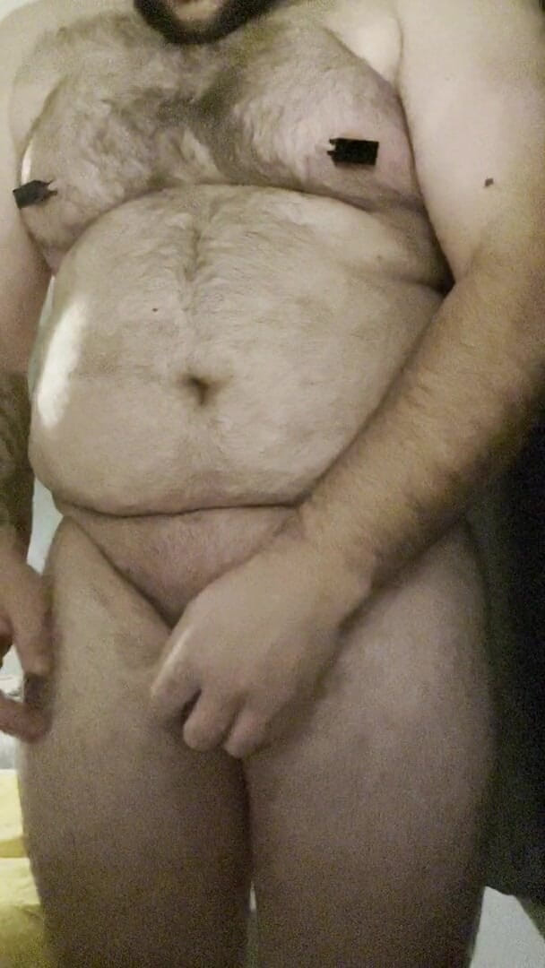 Shaun Cbt: Perhambaan zakar yang melampau meliputi stoking dengan pengapit puting