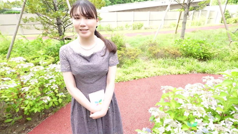 Tenshigao: Gospodina japoneză Tomoko are țâțe uriașe