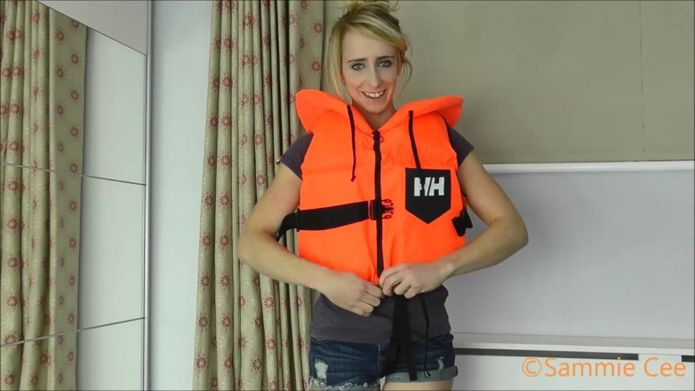 Sammie Cee: Chaqueta de vida helly Helly