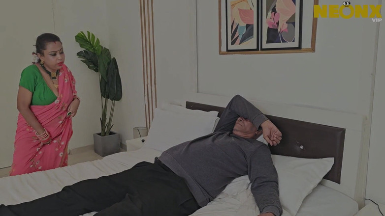 Indian Savita Bhabhi: 与巴胡德西性爱的粗暴萨苏尔性爱