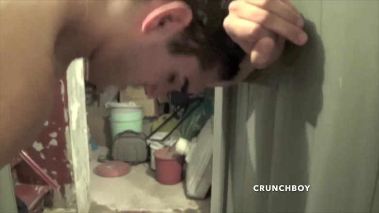 Crunch Boy: Un papa avec une bite XXL utilisée par Romeo au...