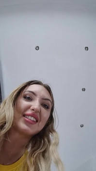 Kitty Marie - Sedí na obličeji plavčíka