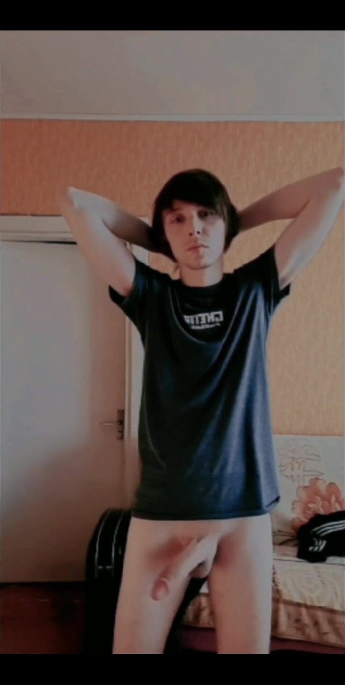 Latvian_boy: Thủ dâm một mình