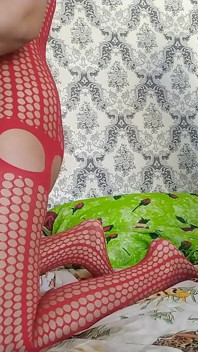 Sexy stiefmutter wird von zwei schwänze gefickt