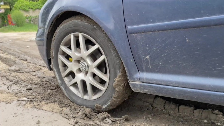 HotPrincessUA: Stuck in Mud Cranking - Heel Pedal Pumping to Handjob & Sloppy...