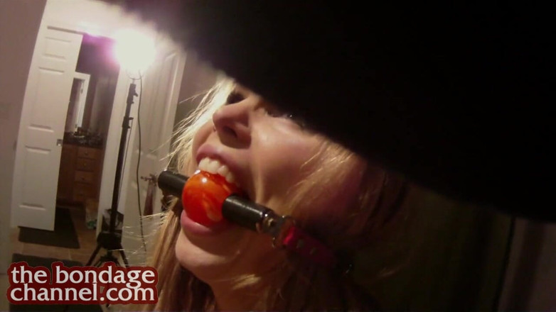 David Mack Video: momabatti aur Dixie Crotchrope durdasha