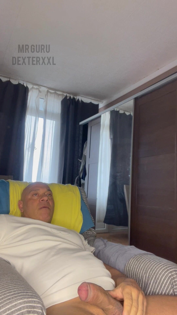 Mr. Guru: Kulturysta Wank Mr Guru Szarpał się