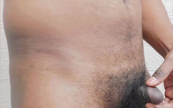 Sissy Slut Simran: Homosexual păros își spală fața și părul cu pișat și scuipat