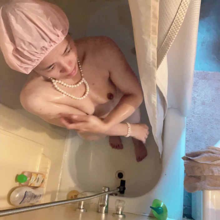 sweethanajapanese: Hot Weather Hana Need Cool Down Her Body