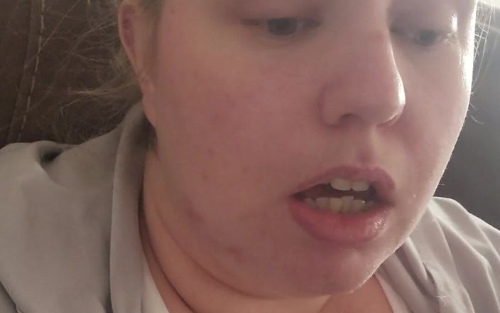 KinkyKatie: 내 휴대 전화에 충분한 공간이 없습니다