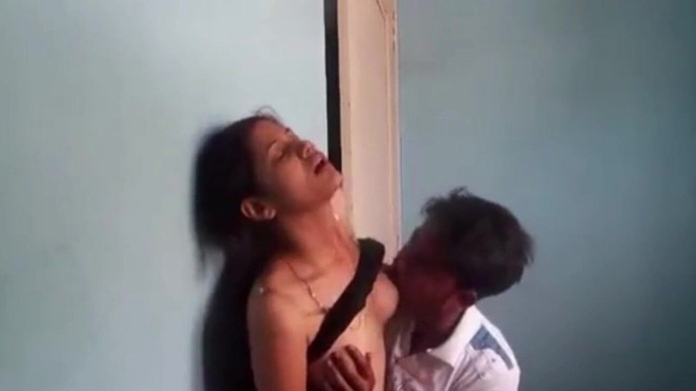 Dasi couple: Teman wanita India membalas masa dengan pasangannya