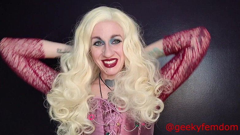 Geeky Femdom: Hocus Pocus Sarah Sanderson - zakar kecil