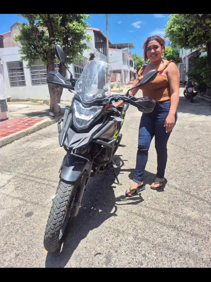 Pikaa6: Sanırım temizlikçi kadın motosikletimi almak istiyor. Umurumda değil. Onunla sikişme...