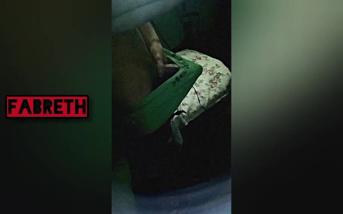 Fabreth films: Jovem garoto tenta se masturbar pela primeira vez