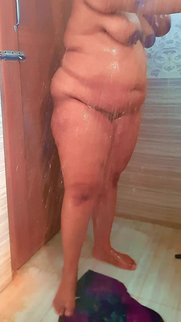 Aria Mia: Het MILF big ass &amp;enorma bröst arabisk styvmamma dusch sex i...