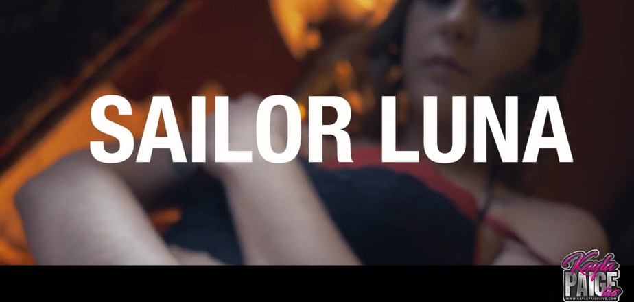 Kayla Paige: Lesbiană curvă suge cu Kayla Paige și Sailor Luna!