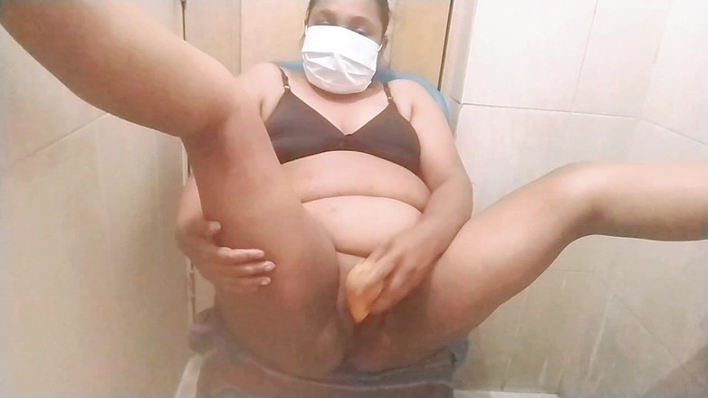 sexymusia1998: Смішний момент, коли невістка б'є її привабливою морквою