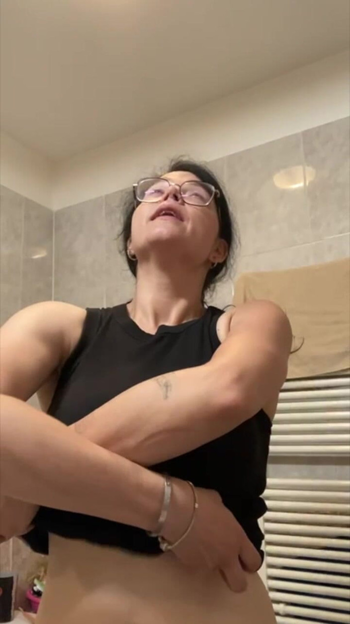 Shione Cooper: My Private Routine in My Bathroom and Jumping for You...