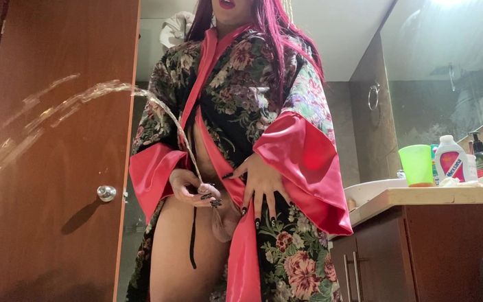 JessieRoss: 3つの大きな小便と大きな精液