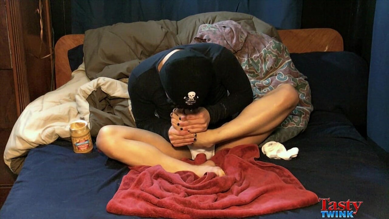 Tasty Twink: 땅콩 버터 천사
