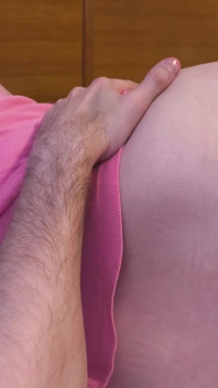 Żona gra w gry na telefon i ma bezpłatne korzystanie z cipki do seksu creampie